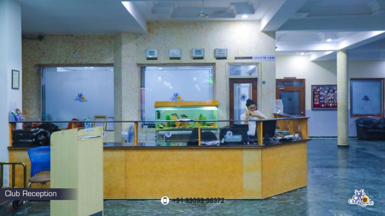Infocity Club And Resort Gandhinagar Kültér fotó